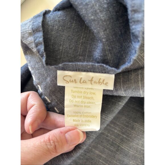 Sur La Table Women's Cooking Apron Baking Denim Floral Embroidered Pockets Blue - Picture 2 of 9